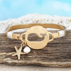 Whale Cut-Out Disk Bracelet! NWT